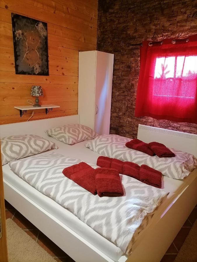 Apartma Suzy Pobegi Exteriér fotografie