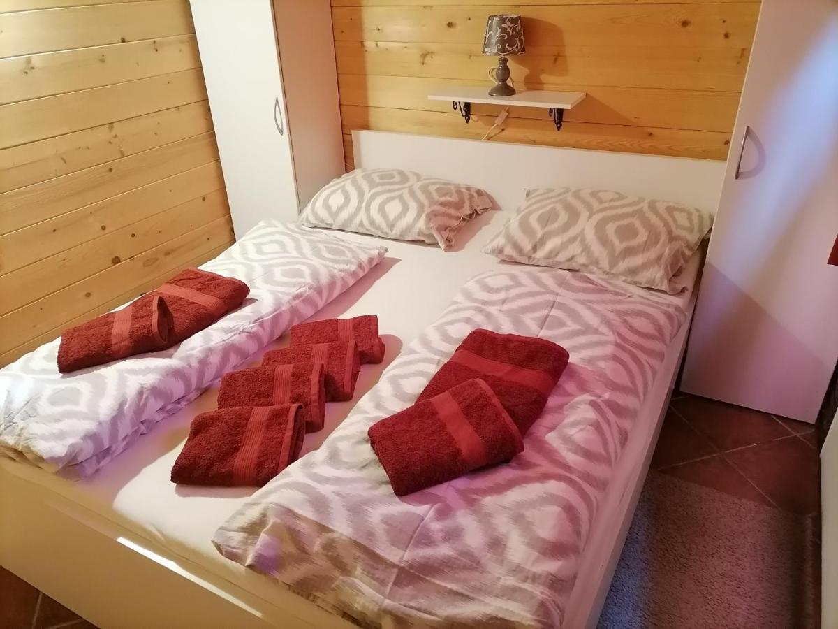 Apartma Suzy Pobegi Exteriér fotografie